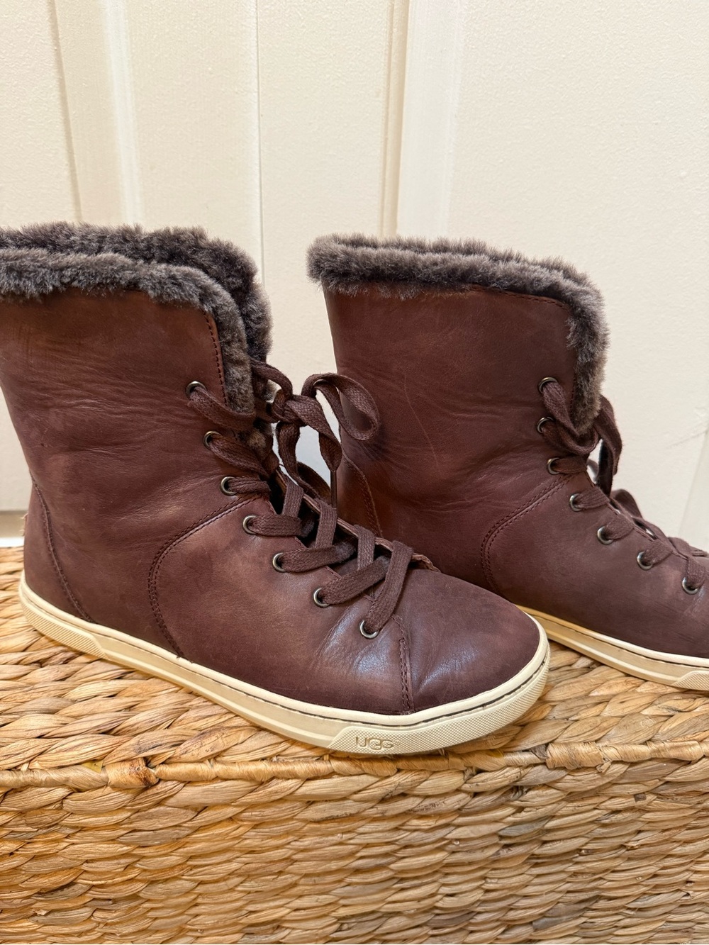 UGG Women's Chocolate Brown Leather Lace-Up Fur-Lined Boot